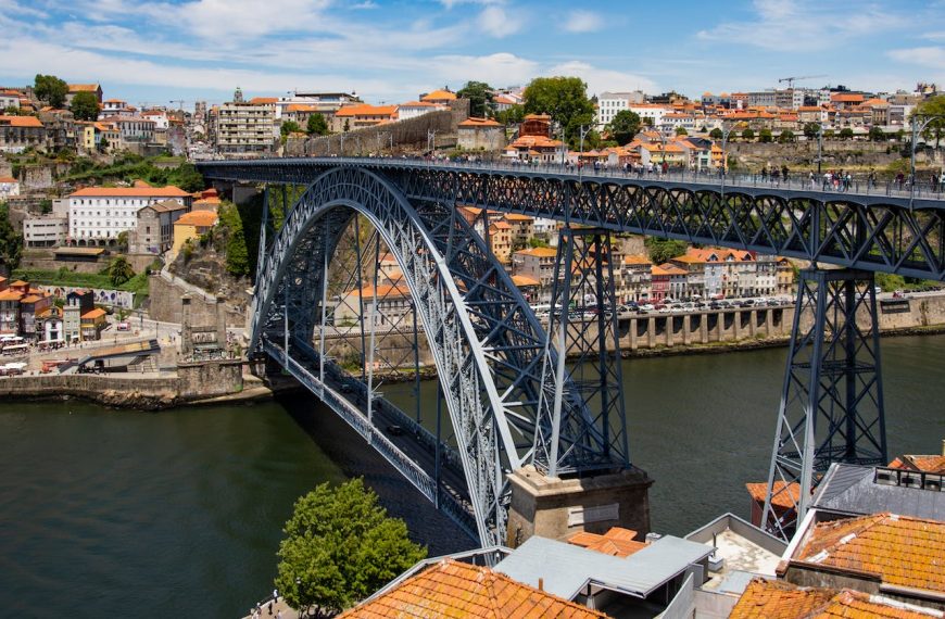 De Wijnkelders van Vila Nova de Gaia: Proef de Beroemde Portwijn